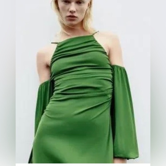 Zara green cold shoulder long sleeve side ruching shirred side dress size Medium - Picture 1 of 11